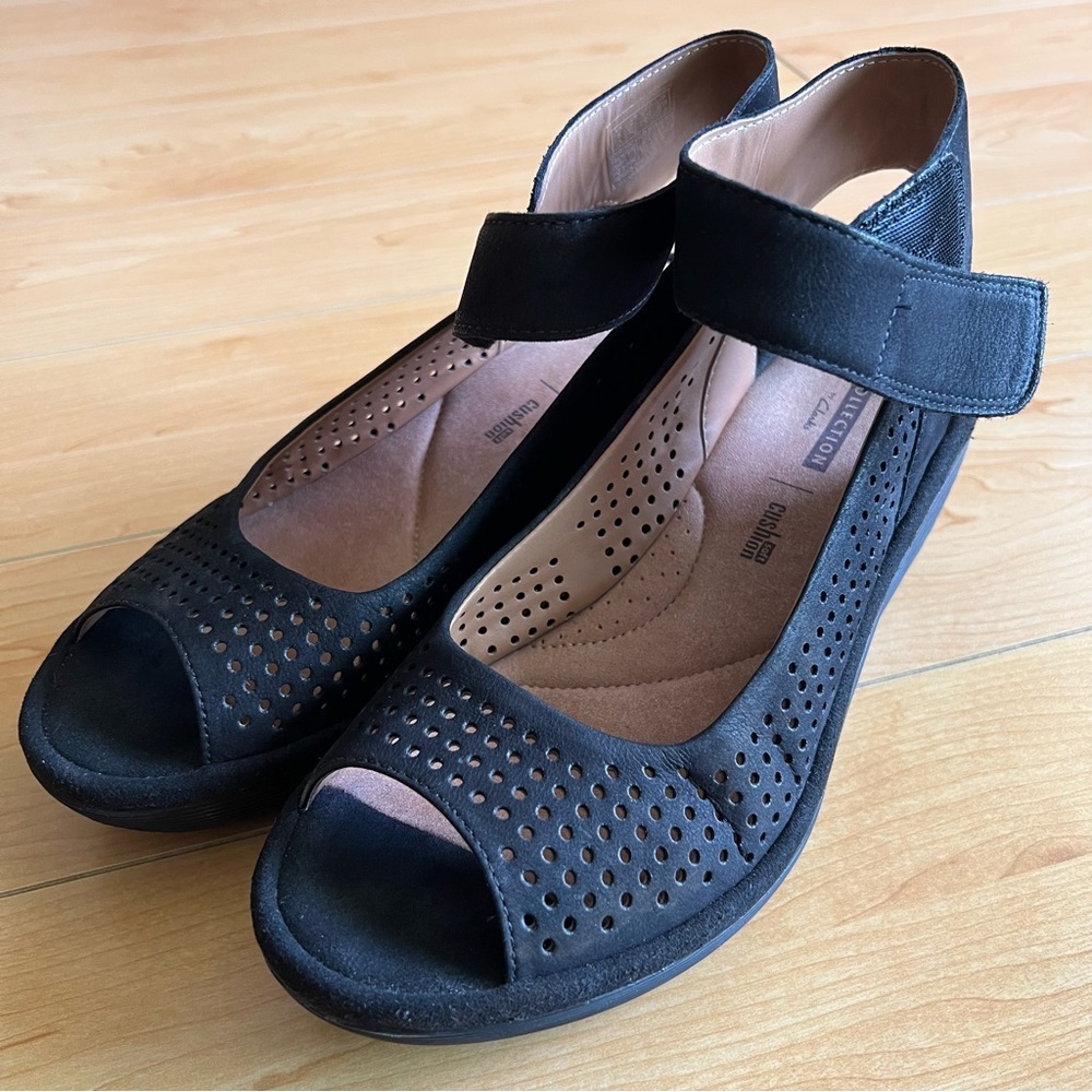 Women’s Black 7.5 Soft Cushion Shoes